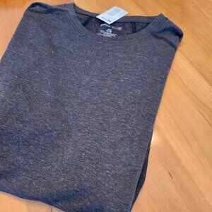 SwissTech Heathered Black Performance T-Shirt – Men's Small (34–36) NEW